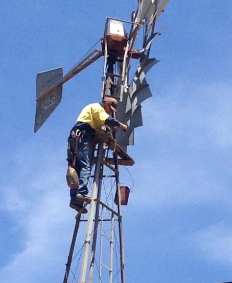 cliff oiling windmill head